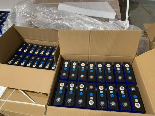 3.2V 100Ah LiFePO4 Prismatische cel EVE Home Zonne-energieopslagbatterij